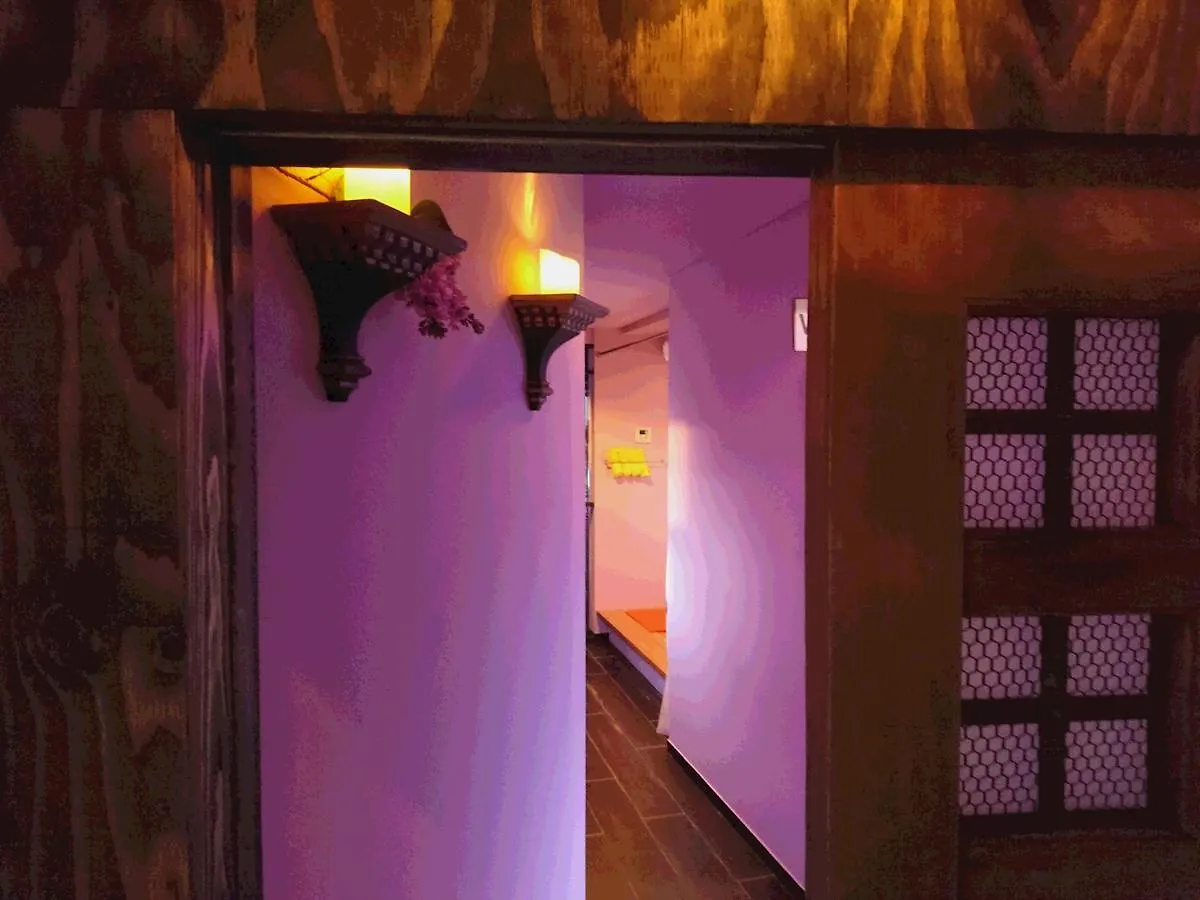 Yadoya Lodge Kyoto Guest house
